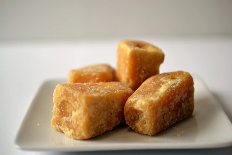 cube jaggery brown 1