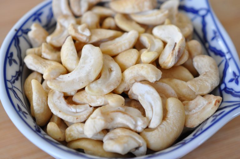 Cashew nut brkn 1